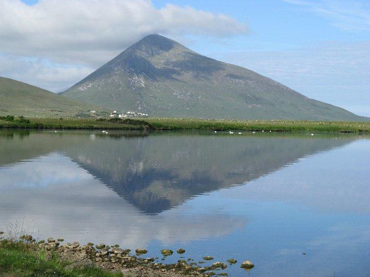 לינה וארוחת בוקר Doogort Achill Water'S Edge מראה חיצוני תמונה